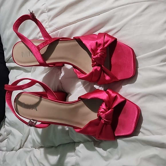 Heels - Picture 1 of 3